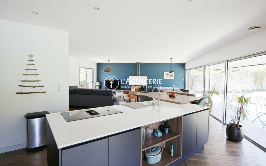 Villa contemporaine avec piscine