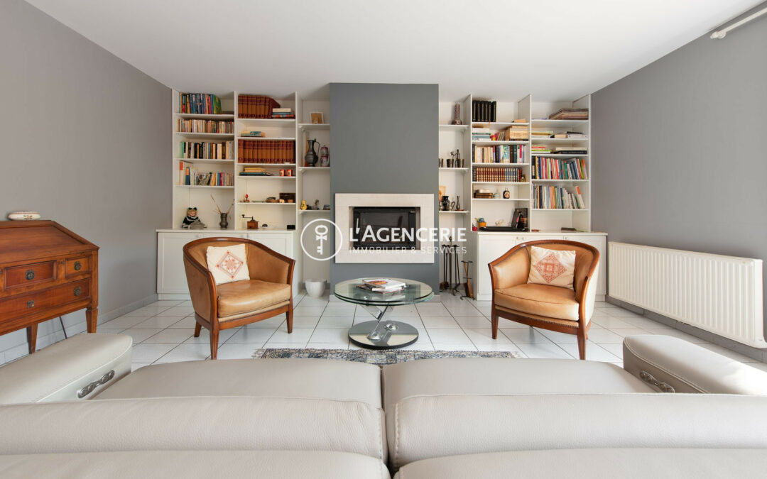 Charmante maison de plain-pied avec piscine à Puygouzon