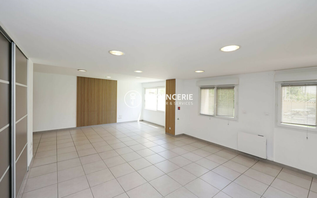 Locaux 135 m² avec belle visibilité