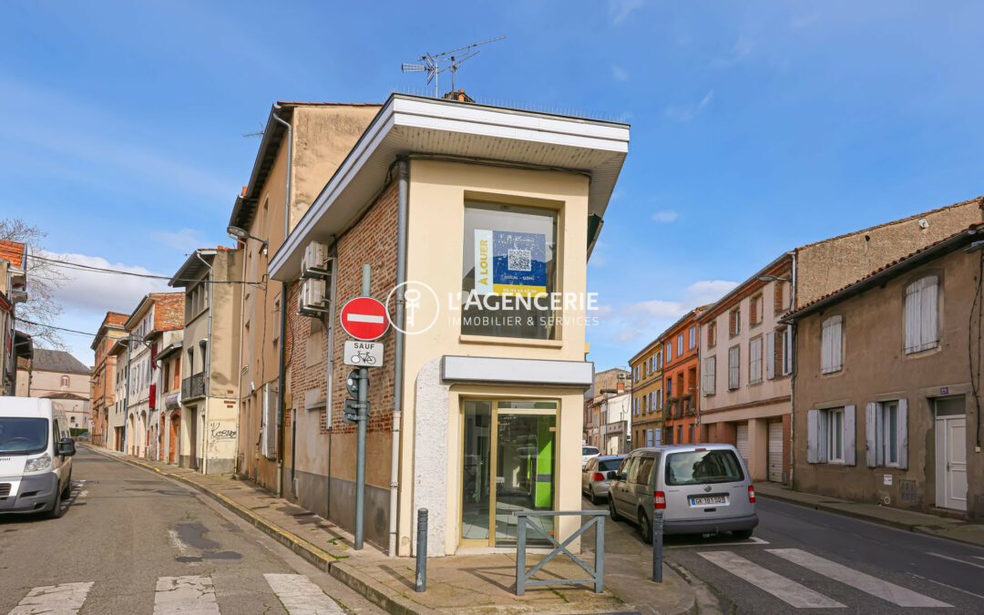 Local 57 m² sur 2 étages