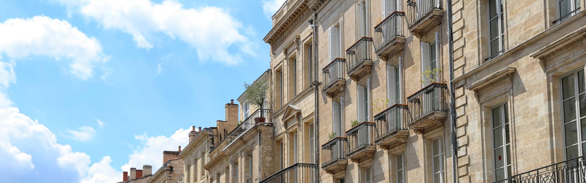 façades d'immeubles à bordeaux