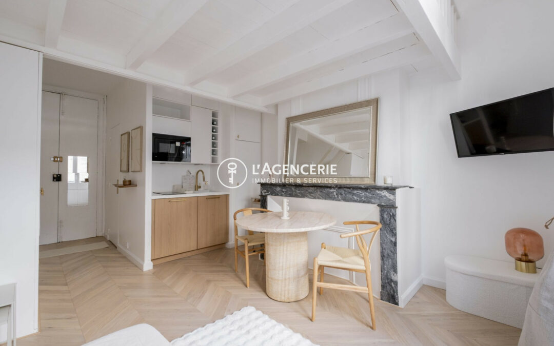 Studio entièrement rénové et meublé avec mezzanine – Coeur Chartrons