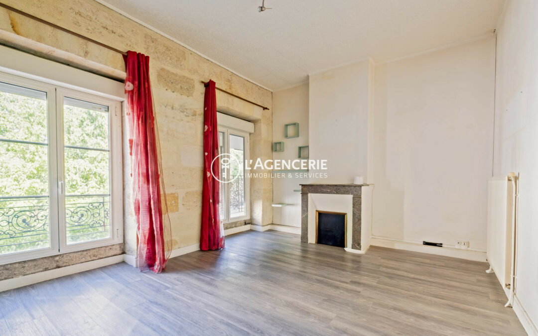 Appartement T3 type échoppe à rénover – Chartrons