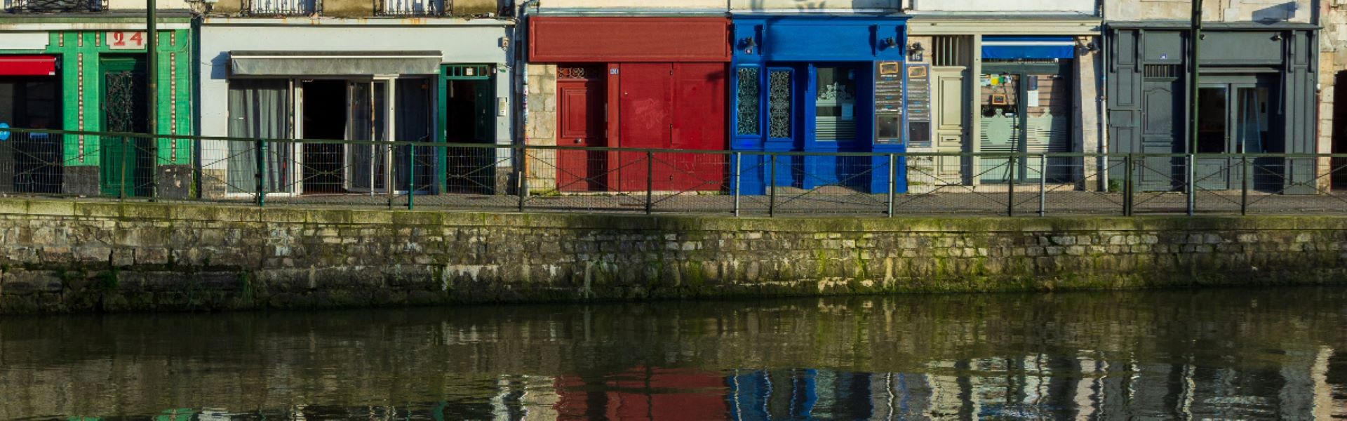 Vue sur les maisons basques colorées du Petit Bayonne