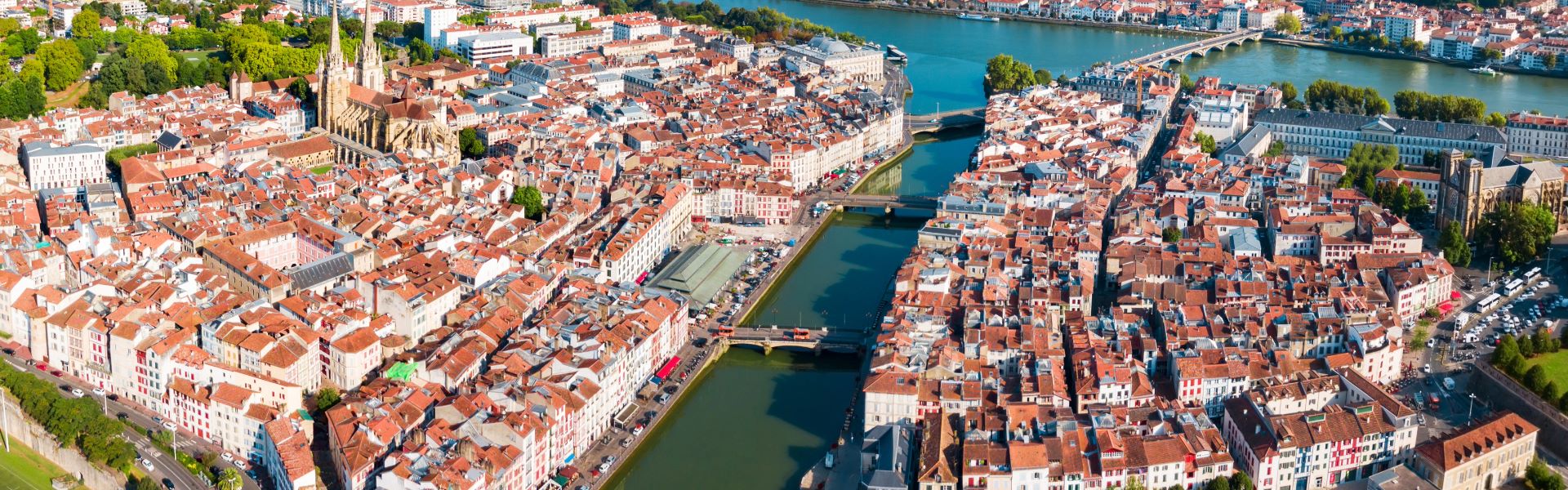 Vue aérienne de la ville de Bayonne