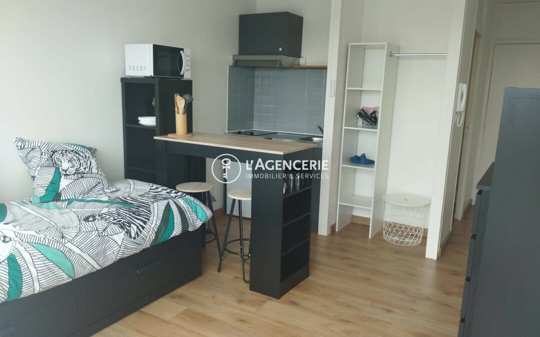 Studio meublé avec parking et cave