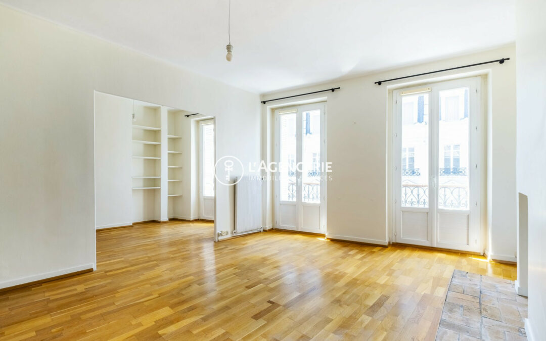 Appartement 118m² 4 chambres – Hôtel de Ville