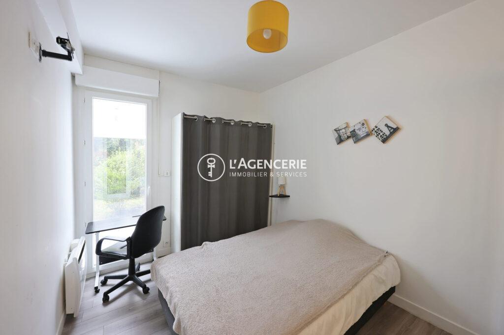 Chambre avec douche dans maison en colocation proche Faculté Champollion