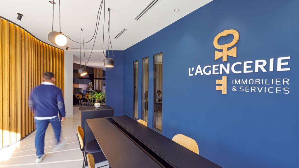 L'Agencerie Albi Showroom - Fabien from behind