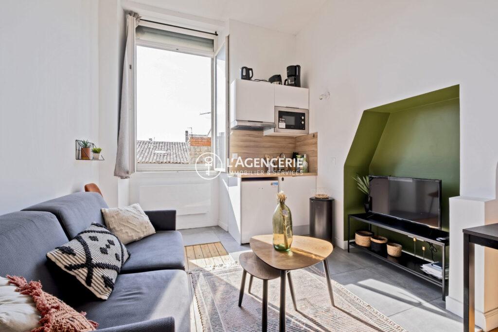 Studio meublé fraîchement rénové