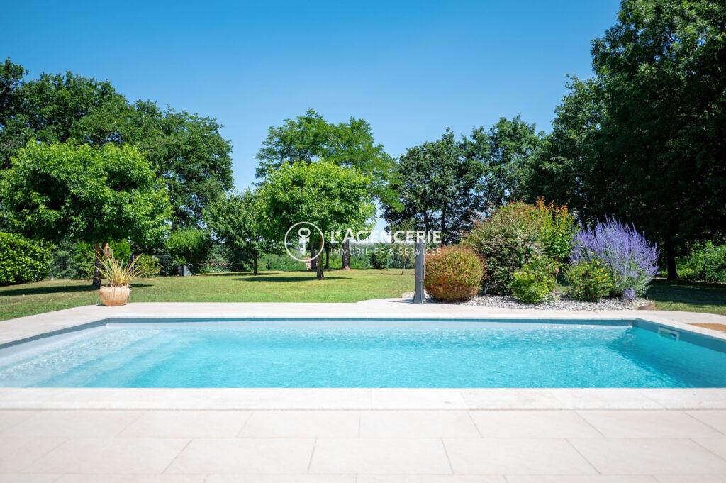 Maison, 3 chambres avec garage et piscine