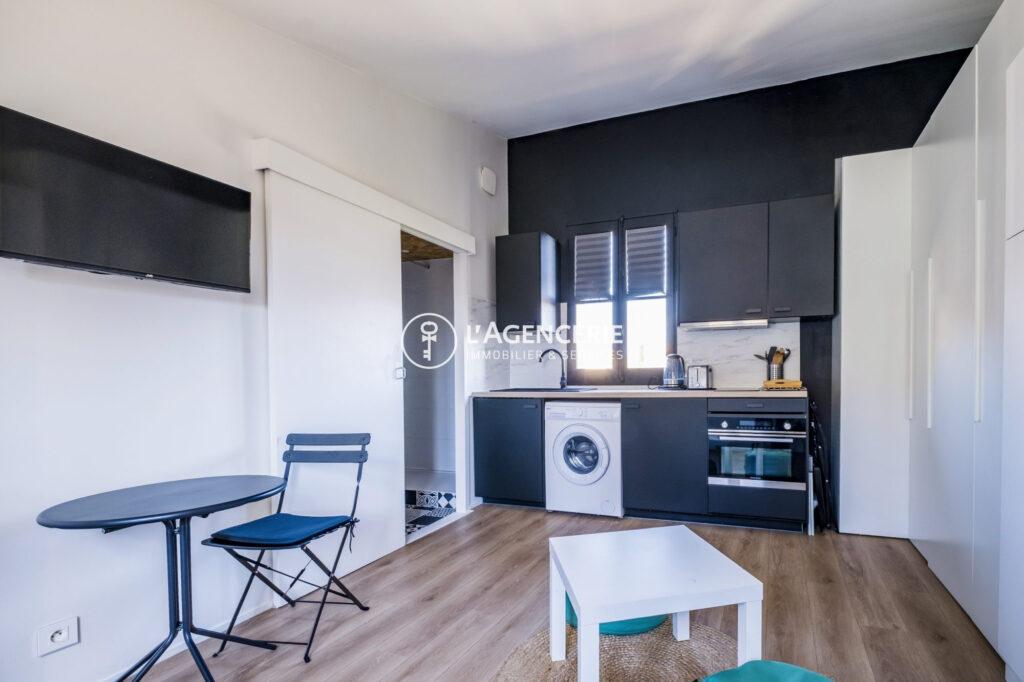 Studio meublé avec ascenseur – rue Saint-Rémi