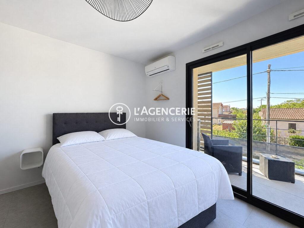 Studio neuf avec parking et terrasse