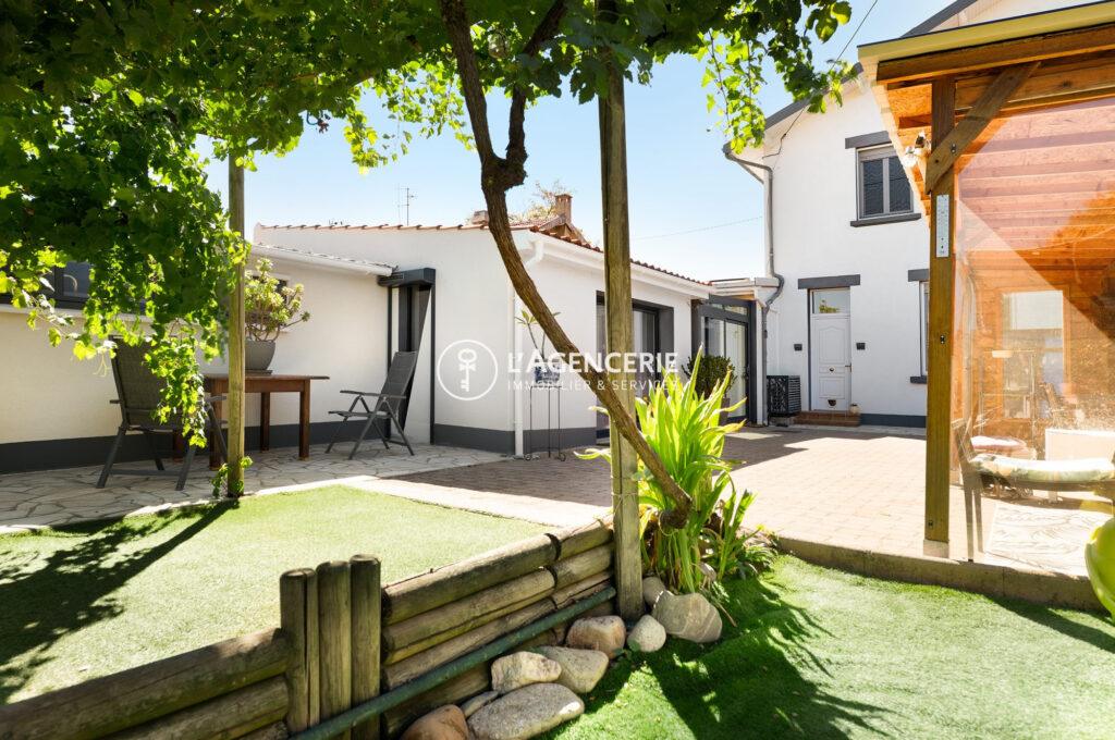 Maison T4 jardin, piscine et garage