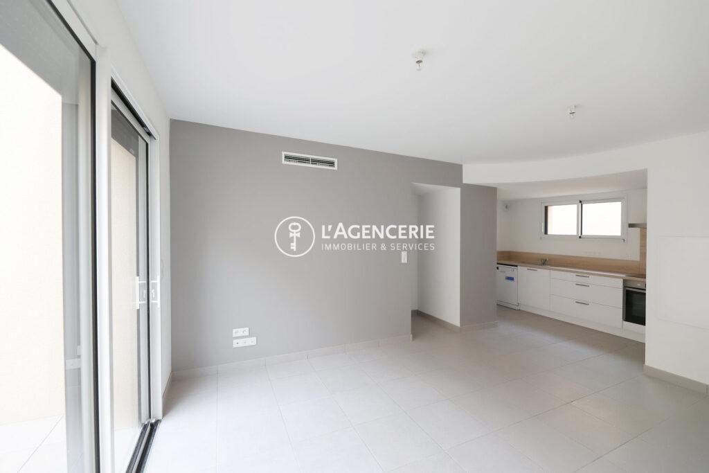 Appartement 47m² T2 avec stationnement et terrasse