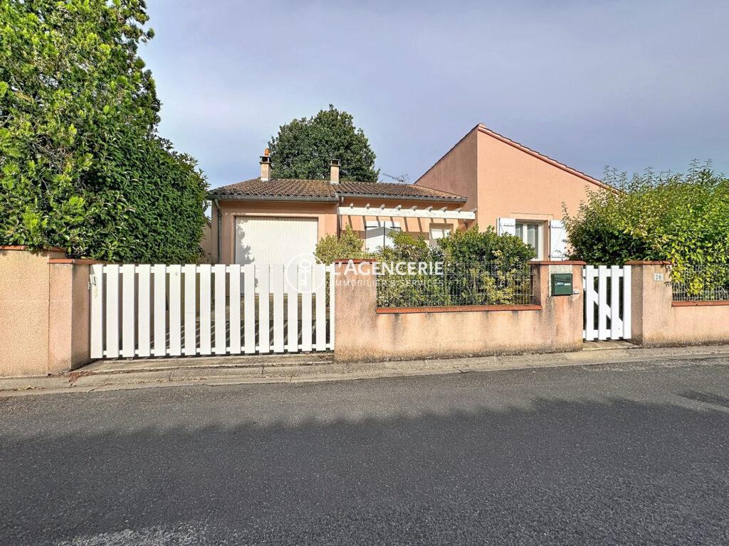 Maison de plain-pied T4 avec garage, terrasse couverte et jardin